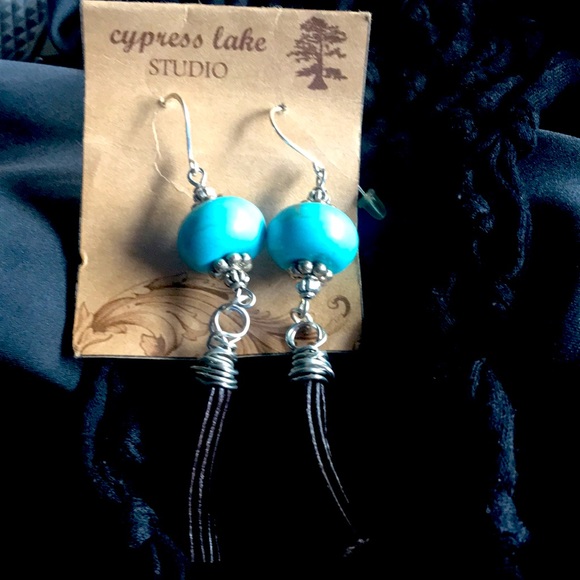 Handmade artisan style earrings - Picture 1 of 2